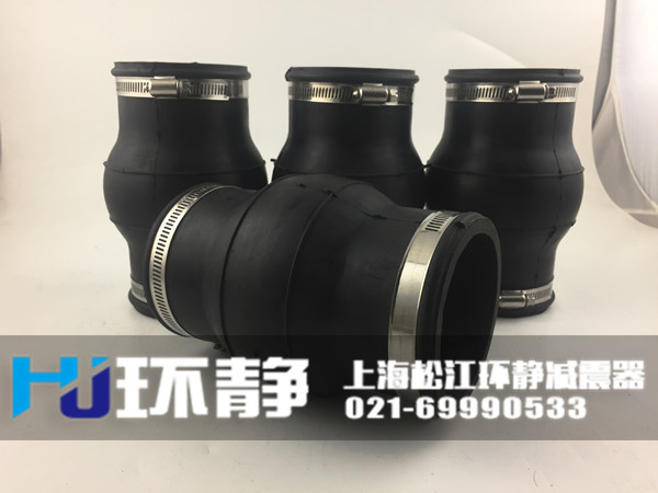 山東省煙臺棲霞市卡箍式<a href=http://www.dayangl.com/products/xiangjiaojietou/danqiu target=_blank class=infotextkey>單球體<a href=http://www.dayangl.com target=_blank class=infotextkey>橡膠接頭</a></a>發(fā)貨現(xiàn)場